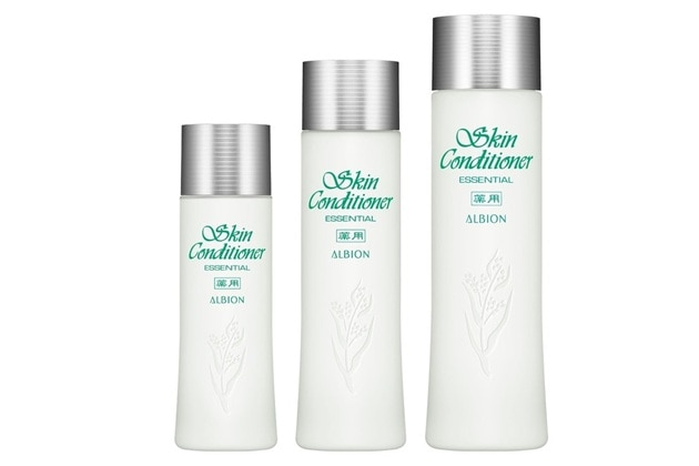 〈アルビオン〉薬用スキンコンディショナー エッセンシャル N〈医薬部外品〉(110mL)税込3,850円、(165mL) 税込5,500円、(330mL)税込9,350円