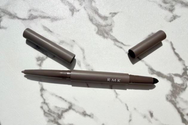 〈RMK〉アイディファイニング ペンシル(08) 税込3,300円
