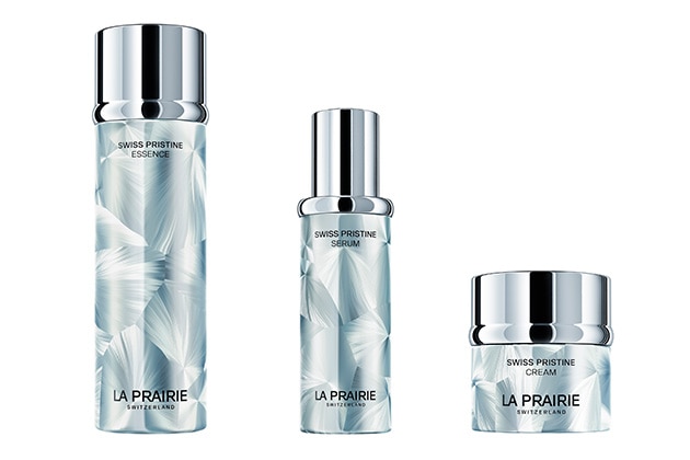 〈ラ･プレリー〉左から：スイスプリスティン エッセンス(150mL) 税込26,400円、同 セラム(30mL) 税込44,110円、同 クリーム(50mL) 税込38,170円