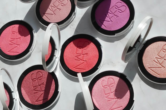 〈NARS〉ライトリフレクティング ルミナイジングブラッシュ(全7色) 各税込6,490円