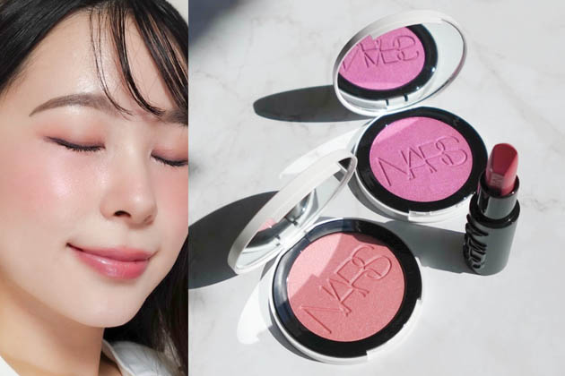 左から：〈NARS〉ライトリフレクティング ルミナイジングブラッシュ(04859、04861) 各税込6,490円、〈NARS〉エクスプリシット リップスティック(882) 税込5,500円