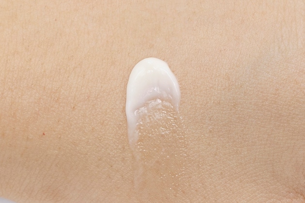 トリプルアプローチで、目元にうるおいとハリ感を〈イプサ〉