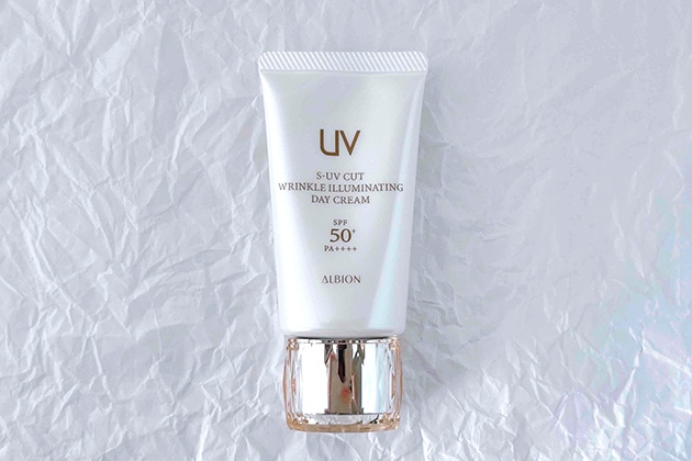 〈アルビオン〉S-UV カット リンクル イルミネイティング デイクリーム〈医薬部外品〉 SPF50+・PA++++・UV耐水性★(50g) 税込11,000円