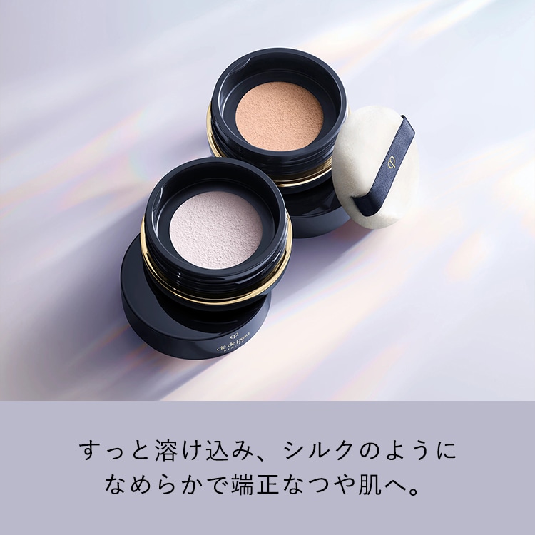 すっと溶け込み、シルクのようになめらかで端正なつや肌へ。